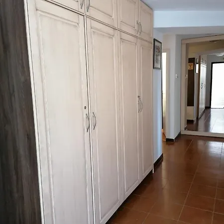 In With Balcony, Air Conditioning, Wifi, Washing Machine 4982-10 * Funtana
