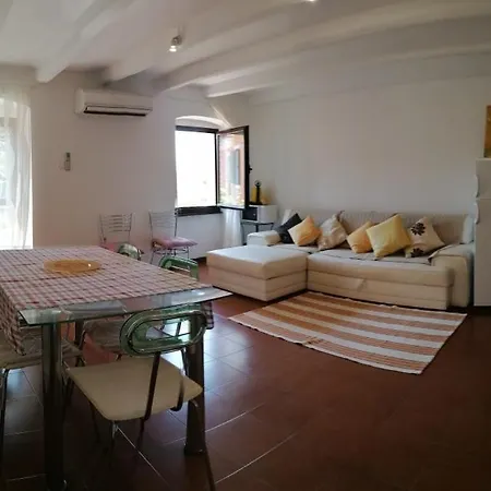 Apartment In With Balcony, Air Conditioning, Wifi, Washing Machine 4982-10 *