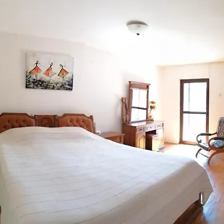 In With Balcony, Air Conditioning, Wifi, Washing Machine 4982-10