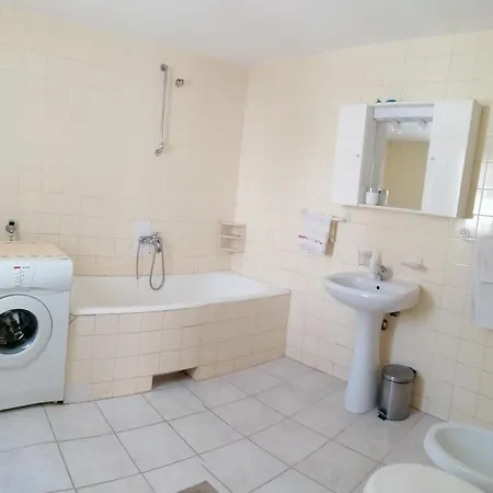 In With Balcony, Air Conditioning, Wifi, Washing Machine 4982-10 Apartment Funtana