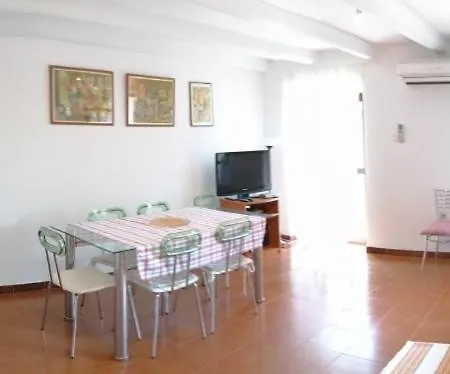 Apartment In With Balcony, Air Conditioning, Wifi, Washing Machine 4982-10 *