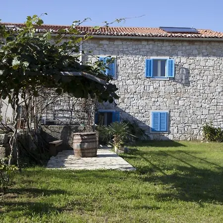 Daire In With Balcony, Air Conditioning, Wifi, Washing Machine 4982-10 Funtana