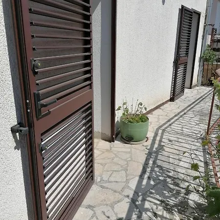 Apartment In With Balcony, Air Conditioning, Wifi, Washing Machine 4982-10