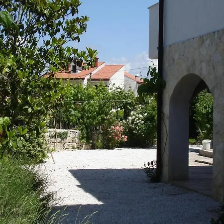 In With Balcony, Air Conditioning, Wifi, Washing Machine 4982-10 Apartment Funtana