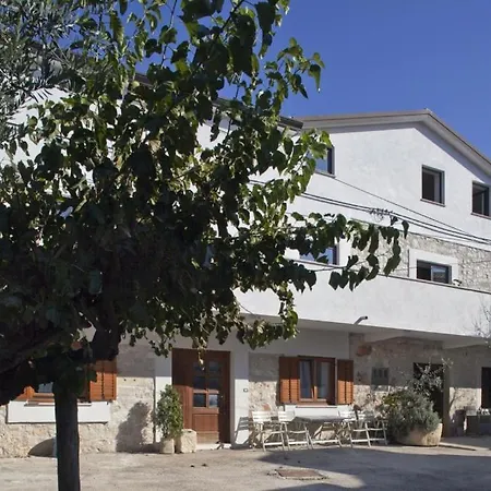 In With Balcony, Air Conditioning, Wifi, Washing Machine 4982-10
